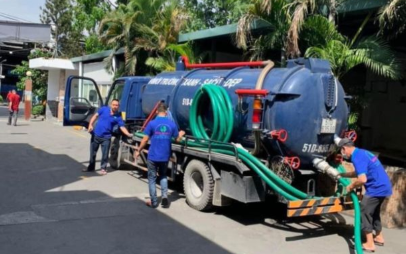 So sánh hút hầm cầu chân không và xe bồn truyền thống